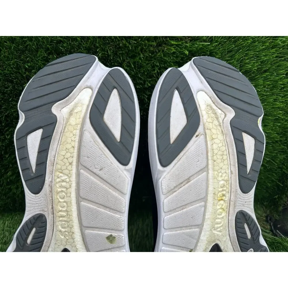 Saucony Hurricane 24 S10933-100 Athletic Sneaker Women's 7.5 Black Mesh Running